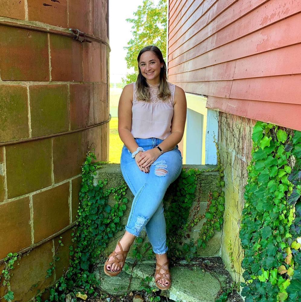 Meet your Posher, Cassandra